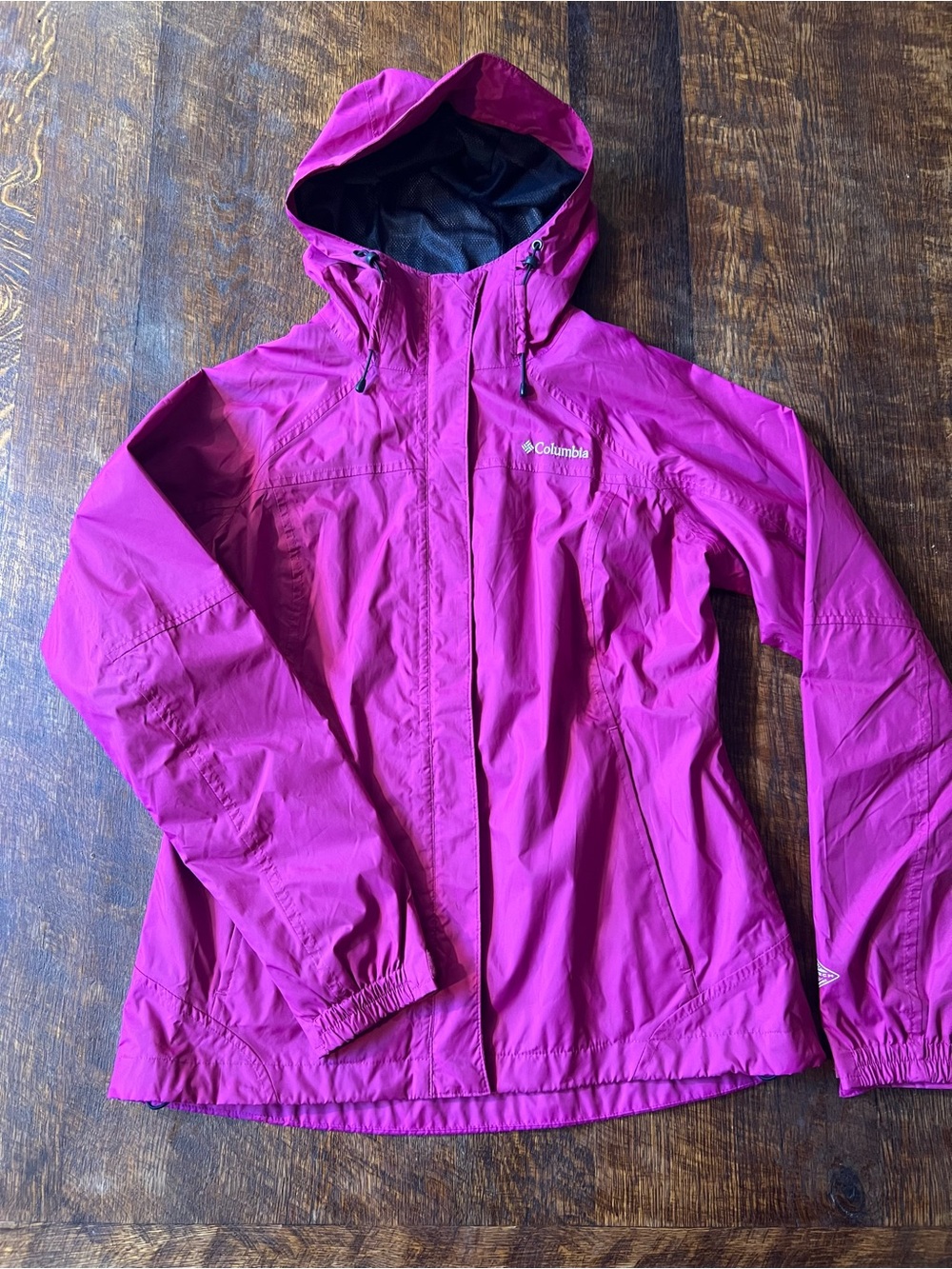 Columbia Women's Bright Magenta Hooded rain Jacket